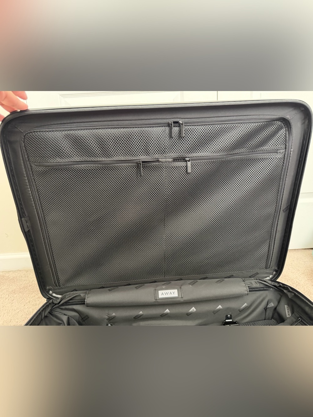 Brand New Away Travel The Medium Flex Check Bag in Navy Blue - Picture 7 of 10